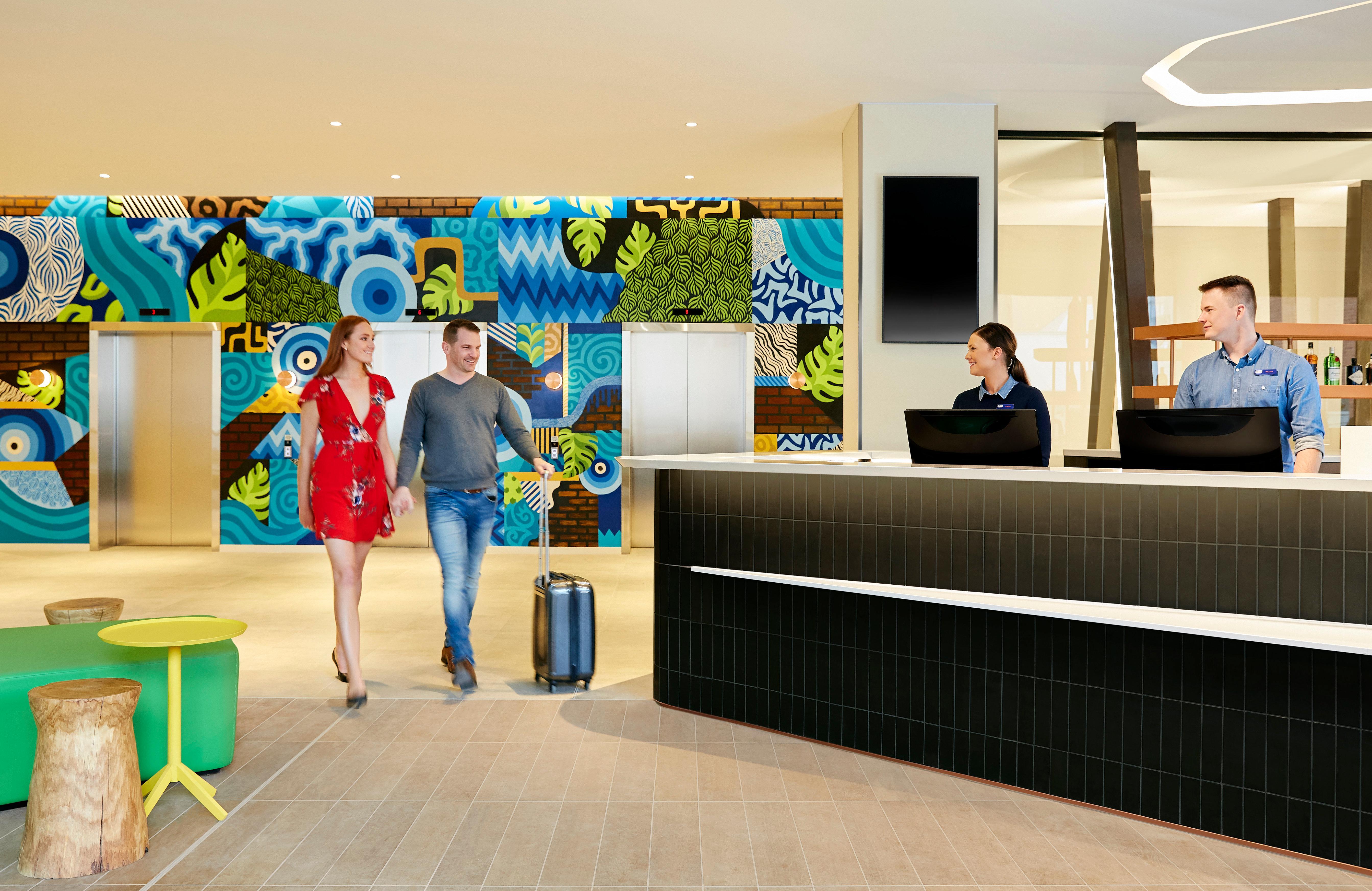 Holiday Inn Express Adelaide City Centre Exterior foto